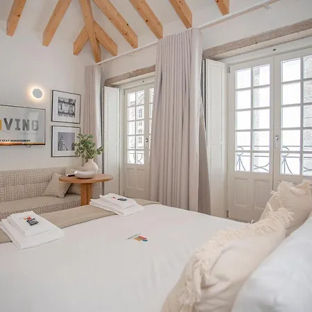 Liiiving In Porto- Clerigos Boutique