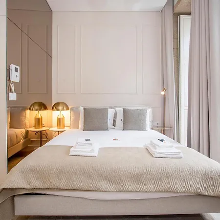 Liiiving In Porto- Clérigos Boutique Oporto