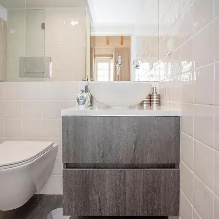 Liiiving In Porto- Clerigos Boutique Lägenhet