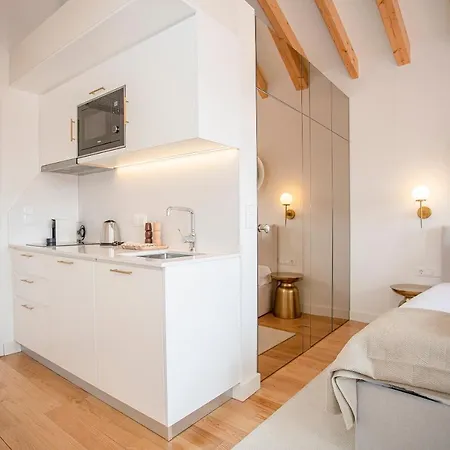 Liiiving In Porto- Clerigos Boutique Lägenhet