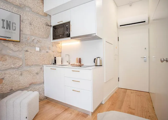 Liiiving In Porto- Clerigos Boutique