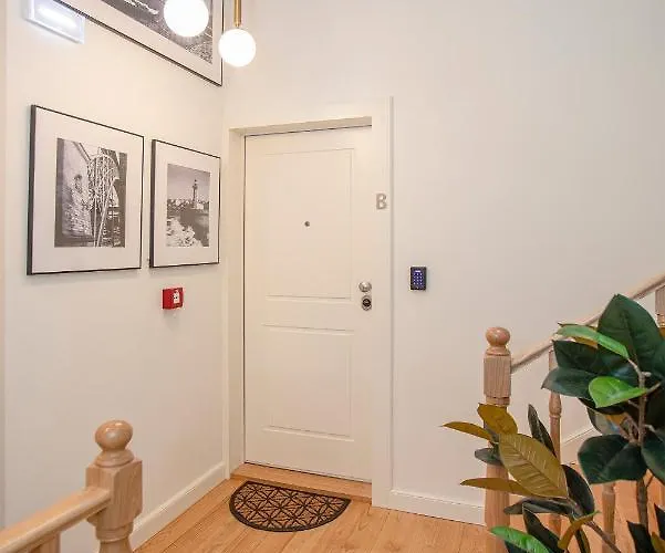 Διαμέρισμα Liiiving In Porto- Clerigos Boutique