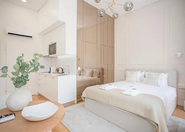 Liiiving In Porto- Clérigos Boutique