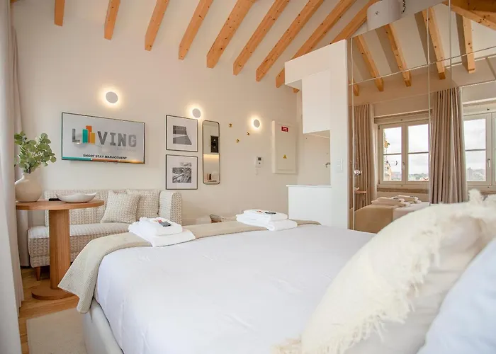 Liiiving In Porto- Clerigos Boutique Apartment