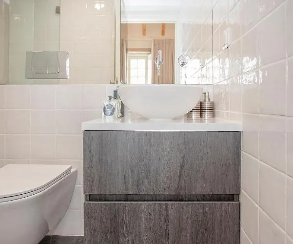 Liiiving In Porto- Clerigos Boutique Apartment