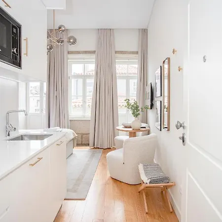 Liiiving In Porto- Clerigos Boutique