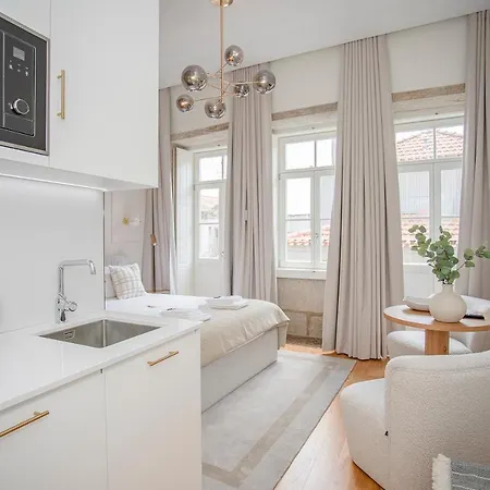 Liiiving In Porto- Clerigos Boutique ポルト