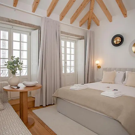 Liiiving In Porto- Clerigos Boutique *