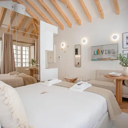 Liiiving In Porto- Clerigos Boutique * 포르투