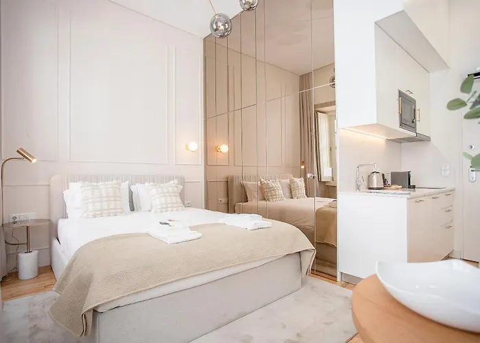 Liiiving In Porto- Clerigos Boutique *