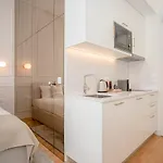 Liiiving In Porto- Clerigos Boutique